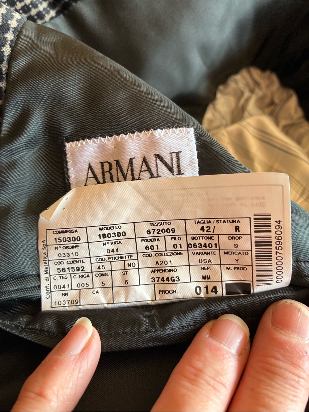 ARMANI COLLEZIONI BLACK CHECK GIORGIO BLAZER SIZE 42R - Picture 6 of 6
